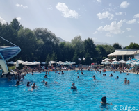 Warmwasser Schwimmbad in Dobrinishte in Bulgarien.