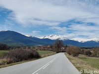 Weg naar de Pirin met zicht op de bergen